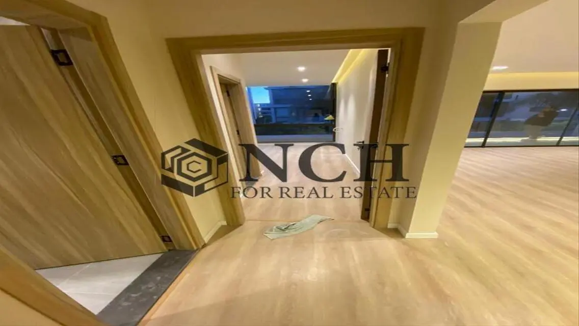 Luxury Lake View Apartment at LKr106