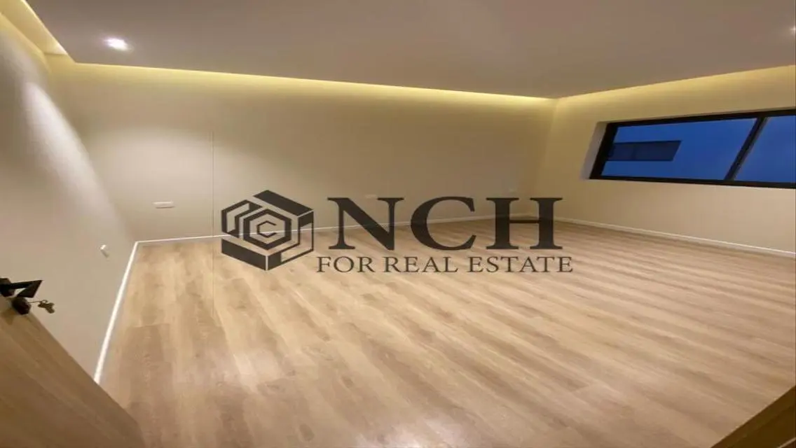 Luxury Lake View Apartment at LKr106