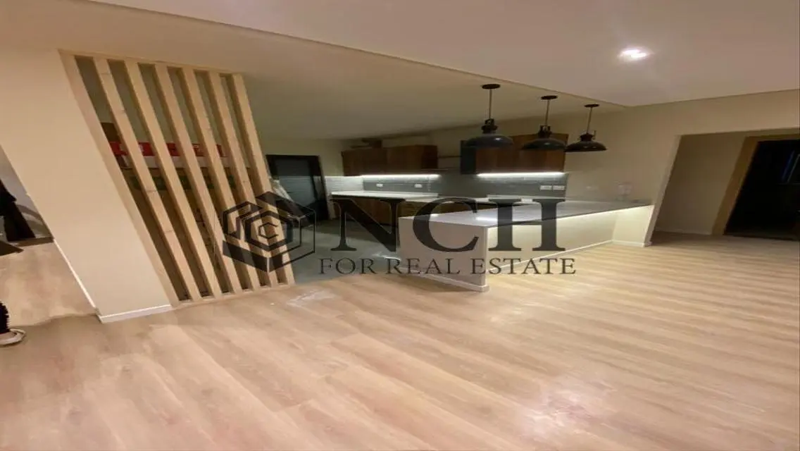 Luxury Lake View Apartment at LKr106