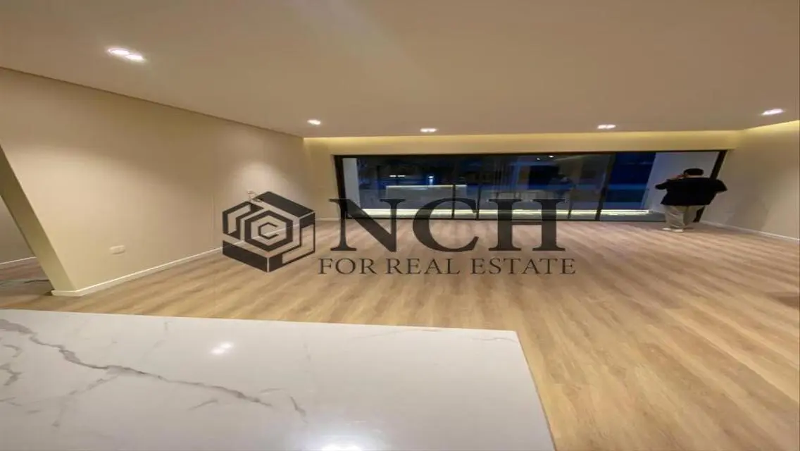 Luxury Lake View Apartment at LKr106