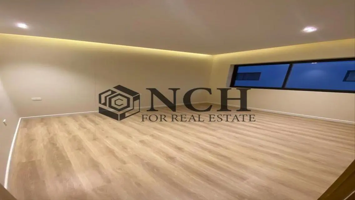 Luxury Lake View Apartment at LKr106