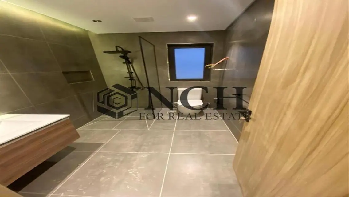 Luxury Lake View Apartment at LKr106