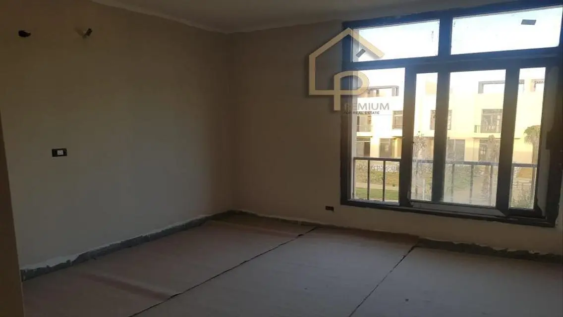 Luxury Villa for Sale in O-West