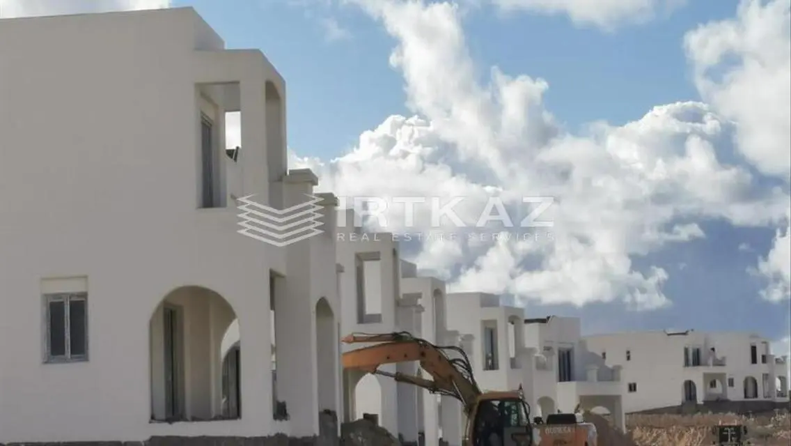 Luxury Apartment with 200 sqm Space and Lake View