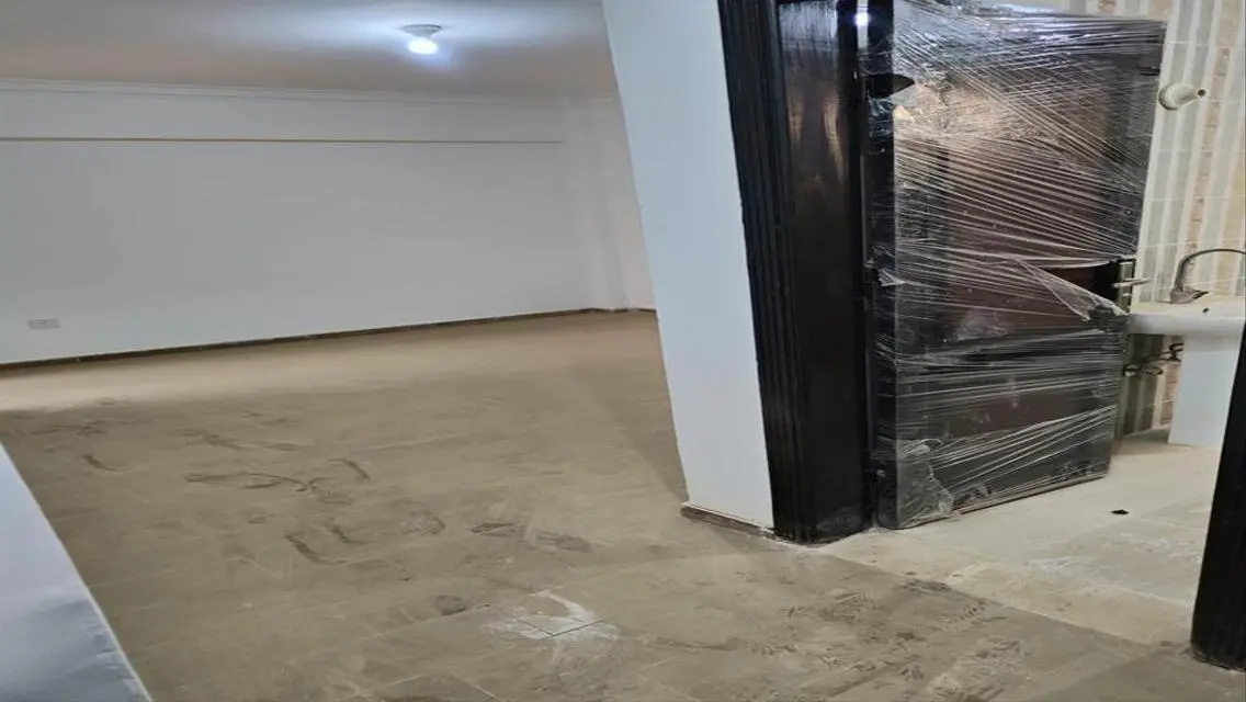 شقة فاخرة بمساحة واسعة في قلب المدينة