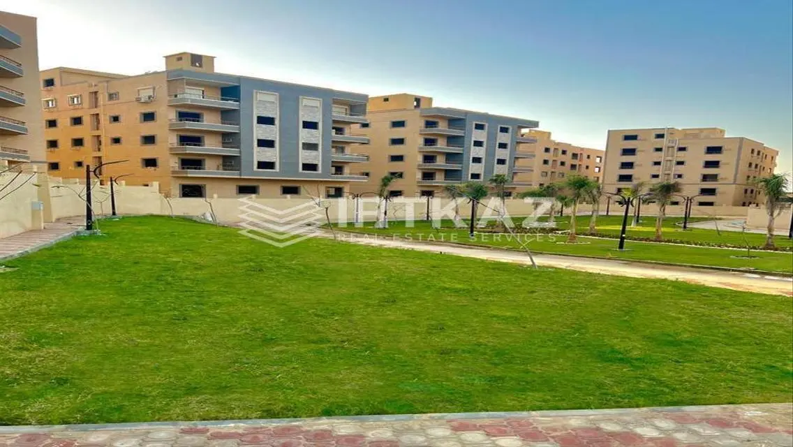شقة فاخرة للبيع في قلب المدينة مع جميع المرافق