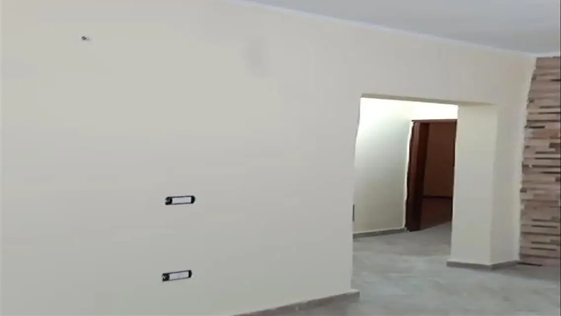 شقة فاخرة للإيجار بحي متميز