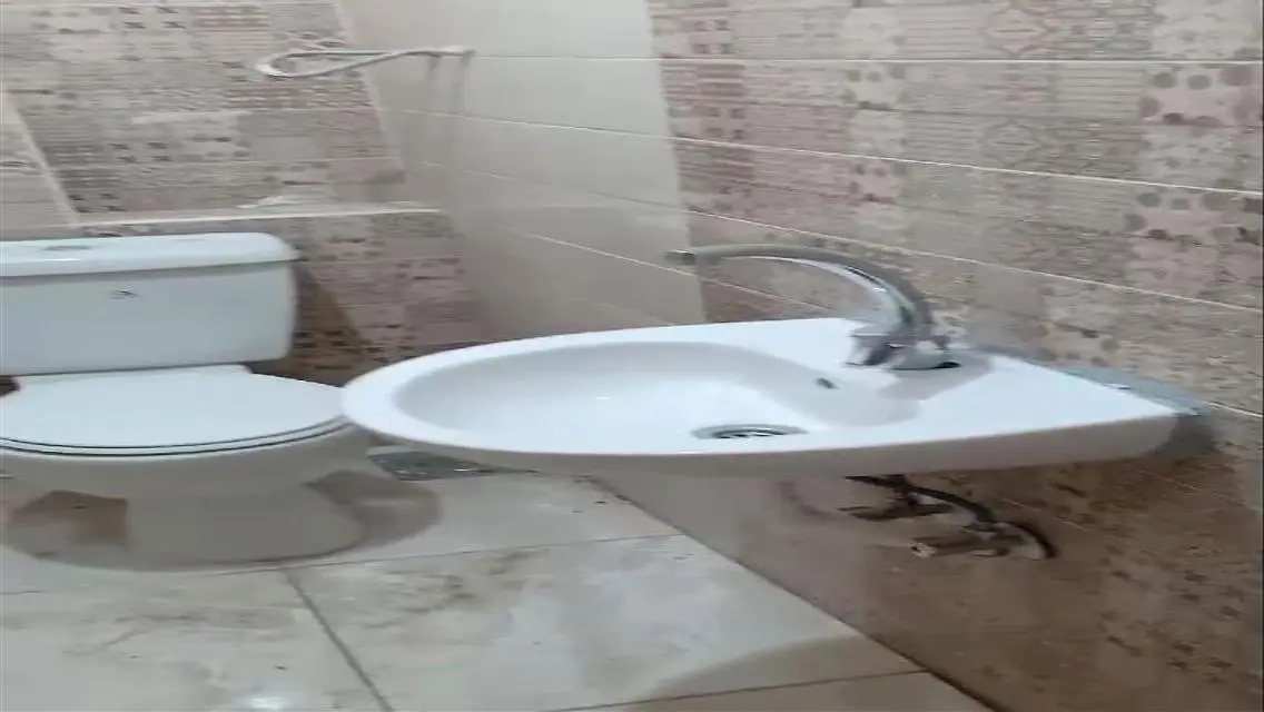 شقة فاخرة للإيجار بحي متميز