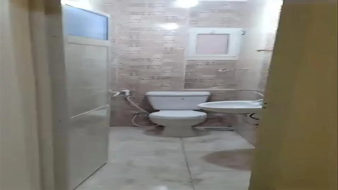 شقة فاخرة للإيجار بحي متميز