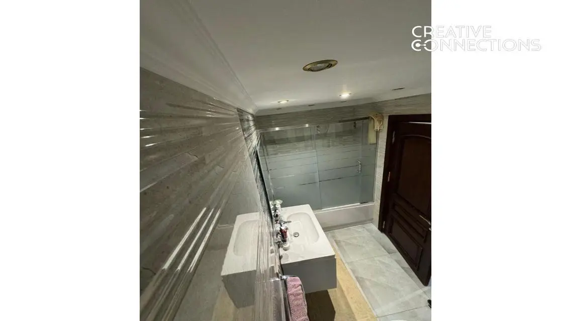 شقة فاخرة للبيع في منطقة متميزة