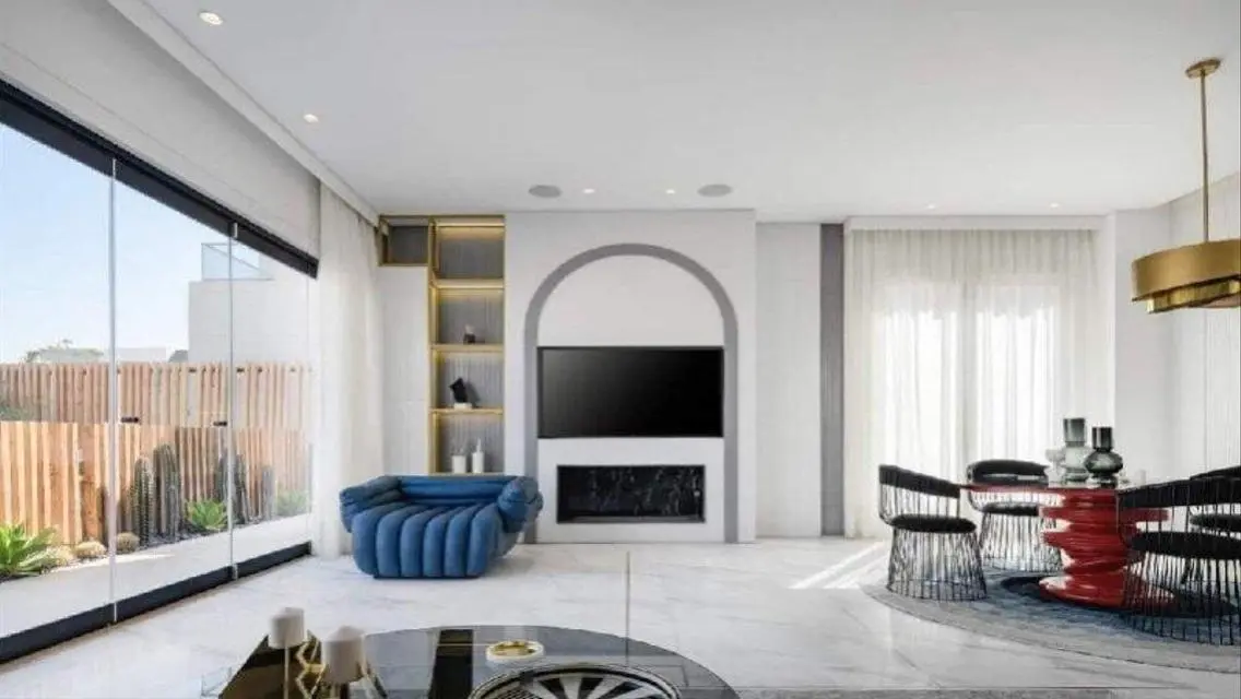 Luxury Apartment Overlooking Lakes