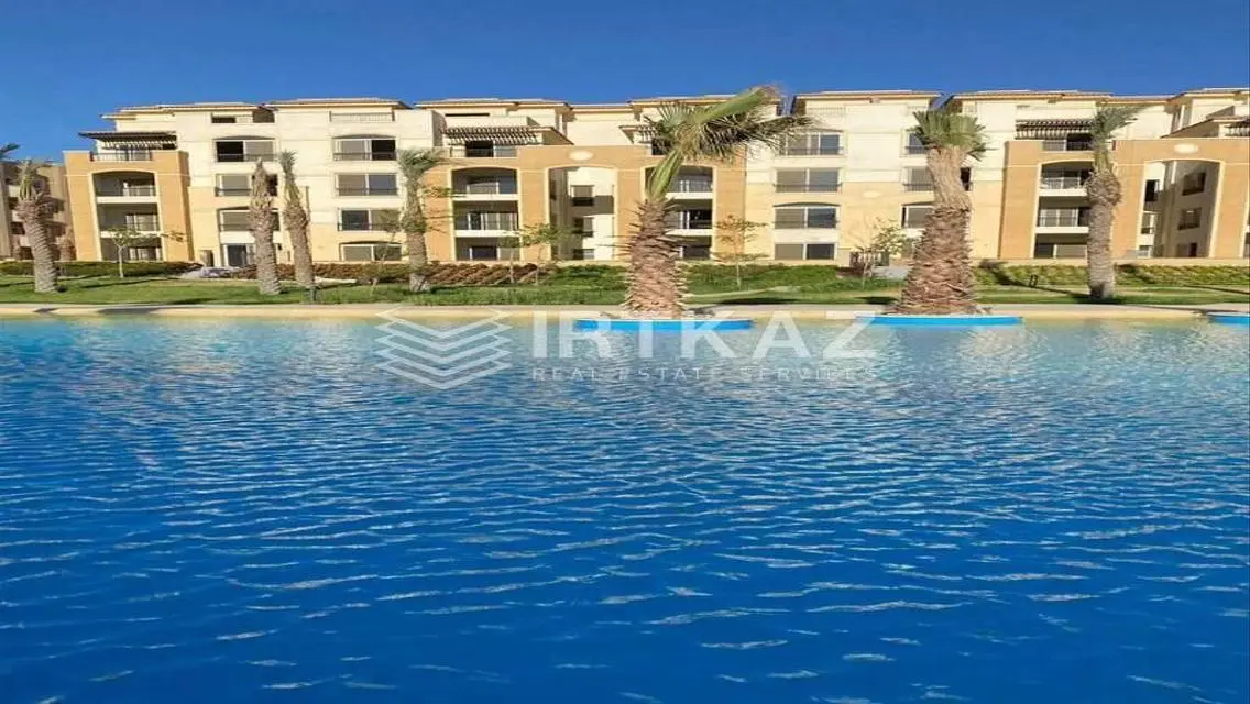 Luxury and Comfort in a Stunning Lake View Apartment