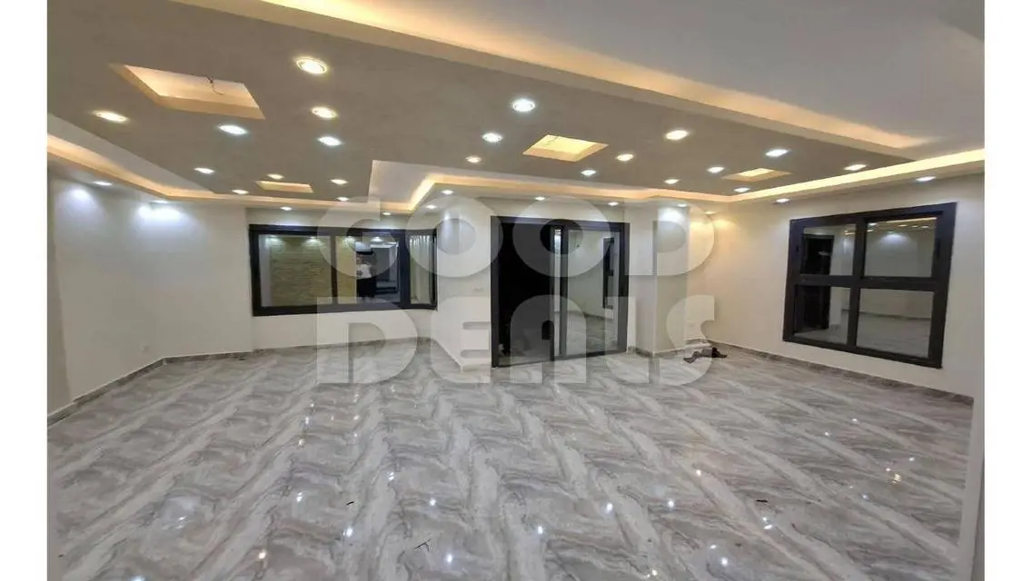 Stunning Apartment with Balcony and Security Guard