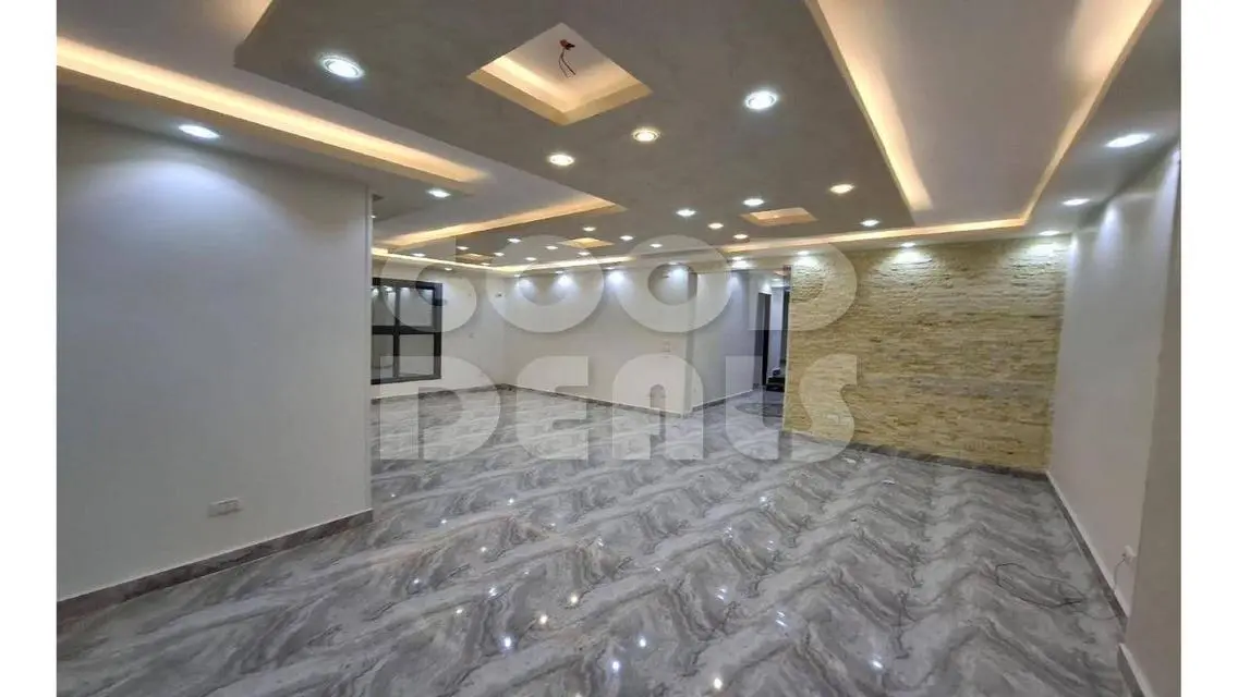 Stunning Apartment with Balcony and Security Guard