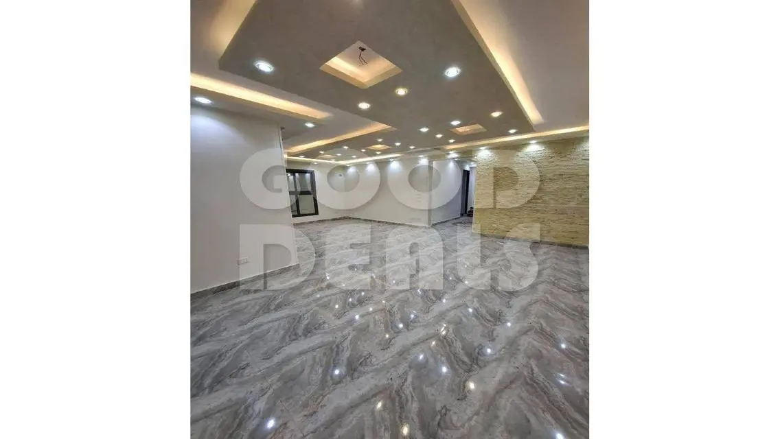 Stunning Apartment with Balcony and Security Guard