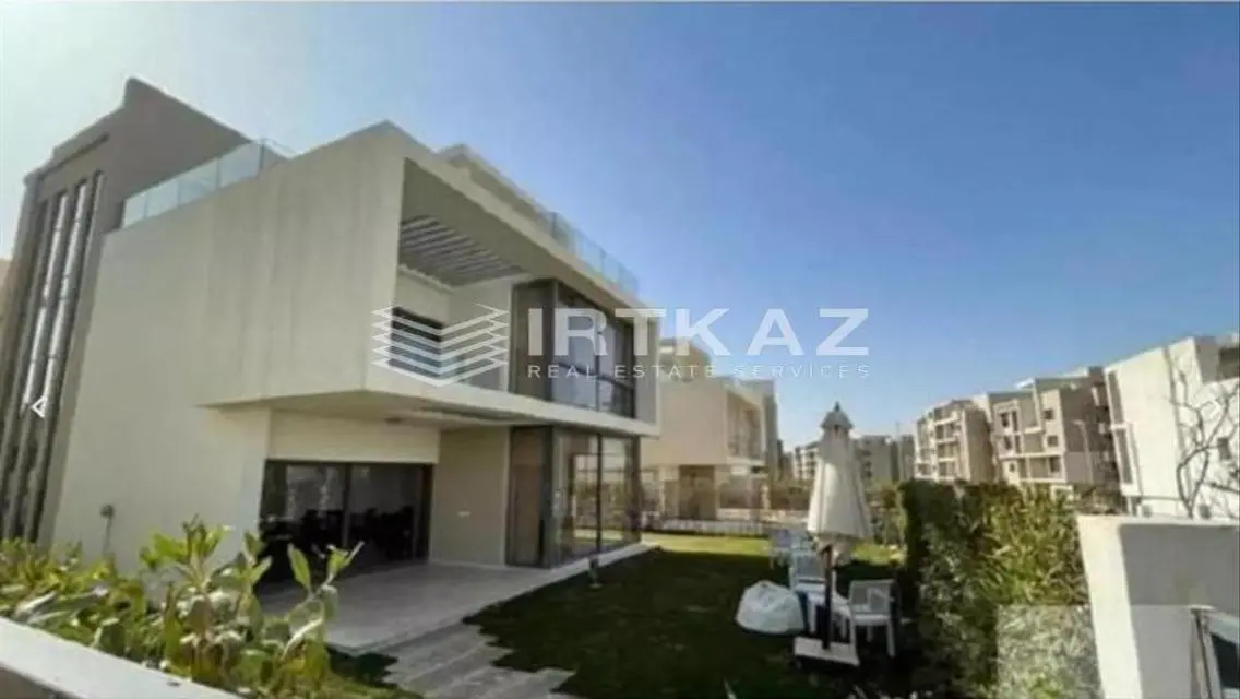 فيلا فاخرة بمسبح وحديقة خاصة