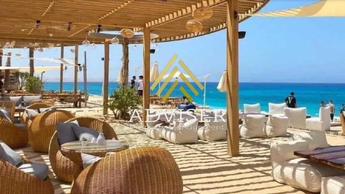 شقة فاخرة للبيع بمساحة كبيرة مع إطلالة مميزة