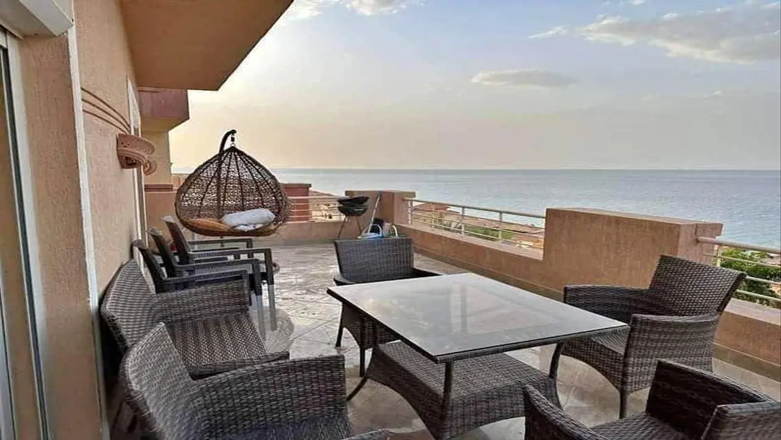 Luxurious Apartment with Full Sea View