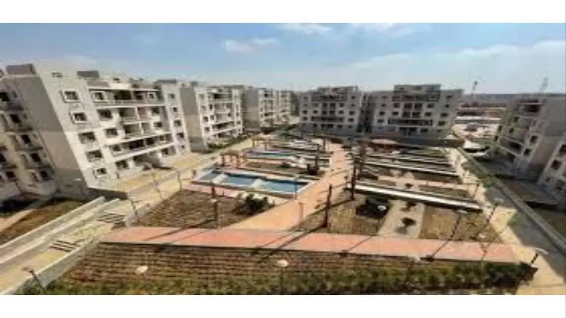 Luxury Apartment with Security Guard and Balcony