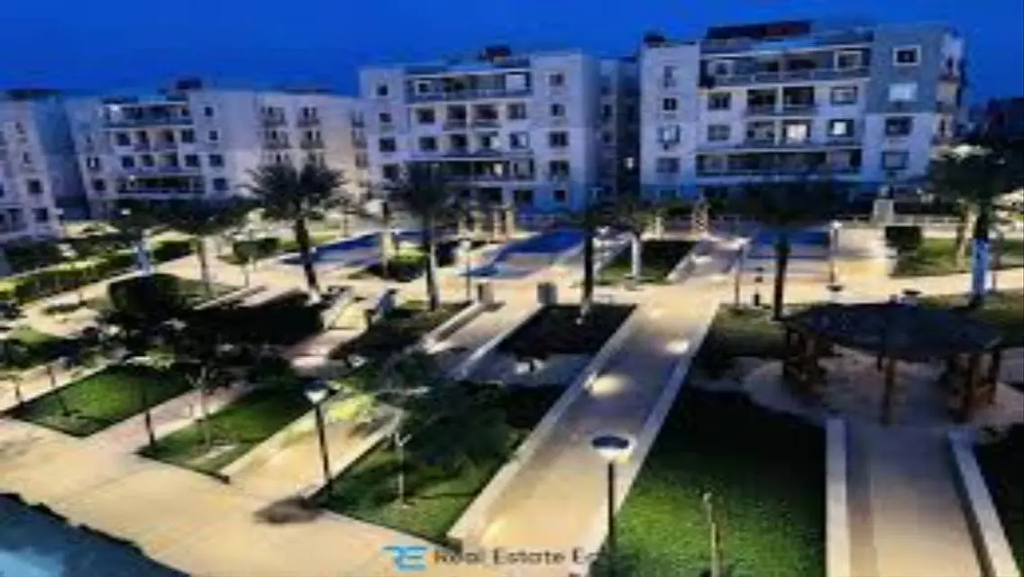 Luxury Apartment with Security Guard and Balcony