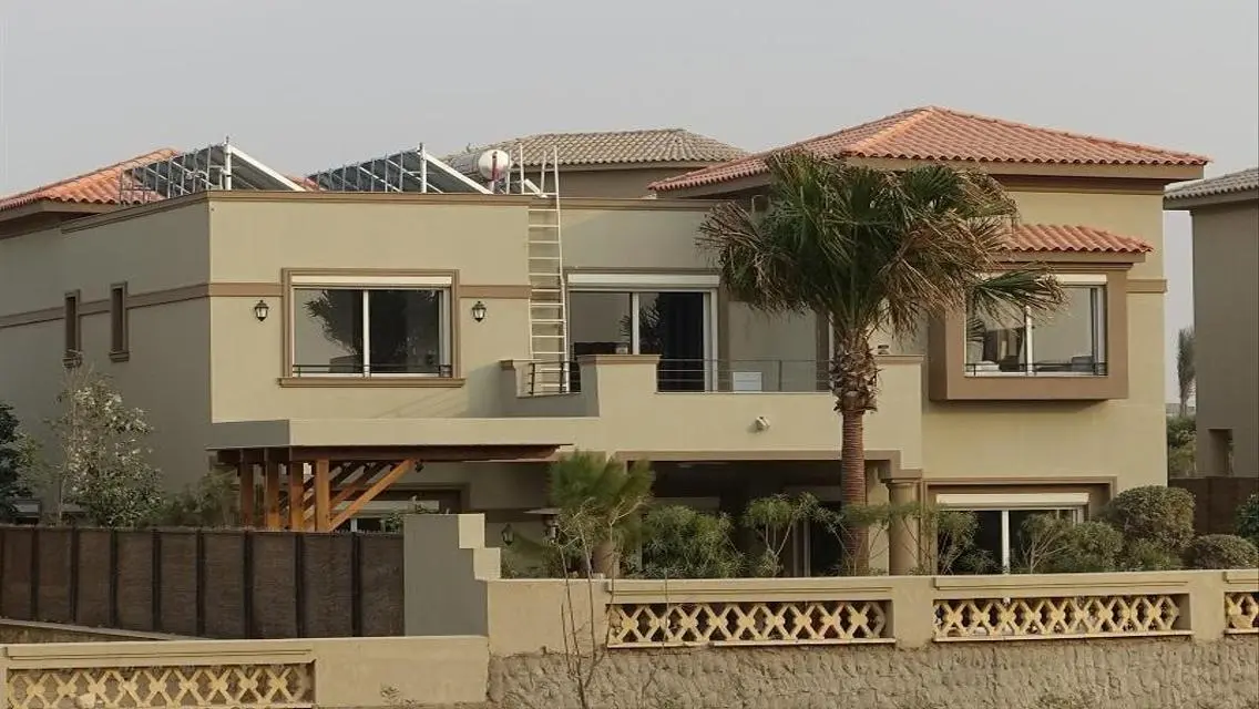 Luxury Apartment with Private Garden and Maid Room