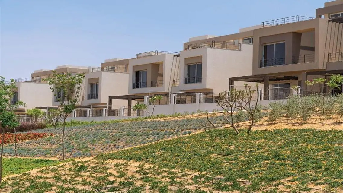 Luxury Apartment with Private Garden and Maid Room