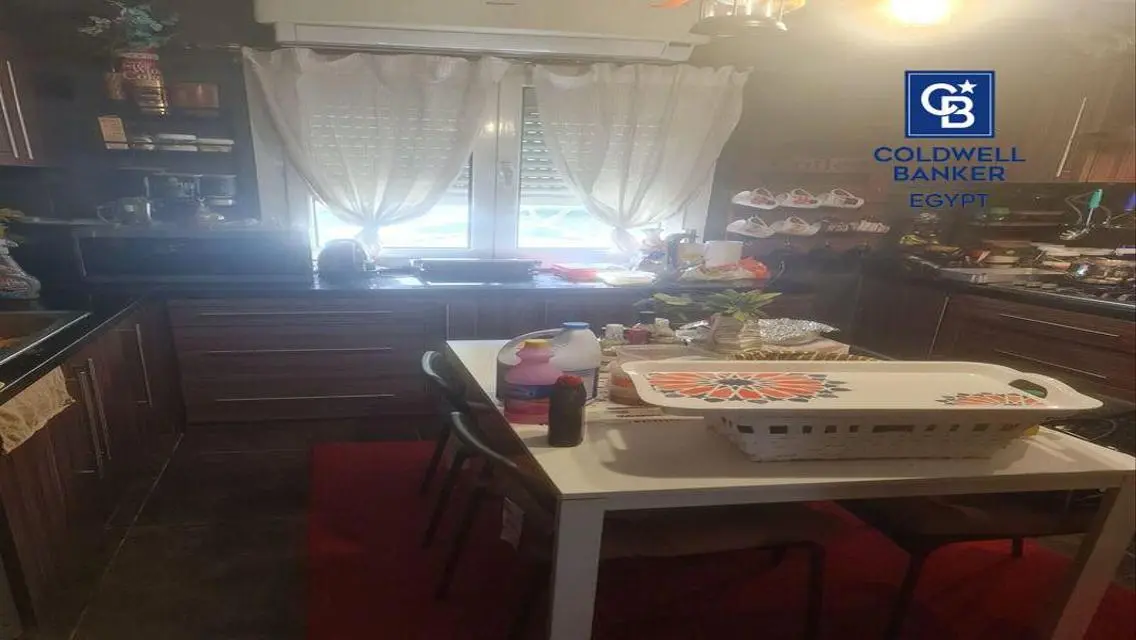 شقة فاخرة بأربع غرف نوم مع إطلالة مميزة