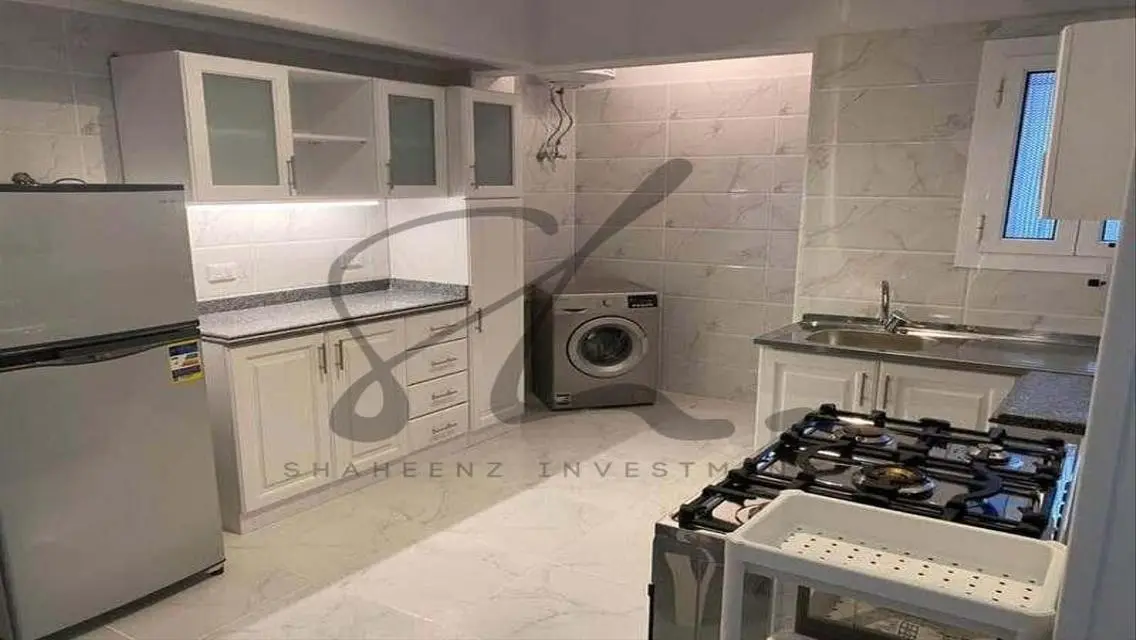 Luxurious Ready-to-Move 5-Bedroom Apartment