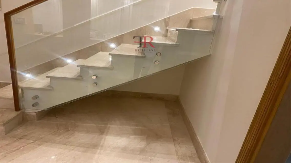 Luxury Apartment at an Attractive Price Near the Lakes