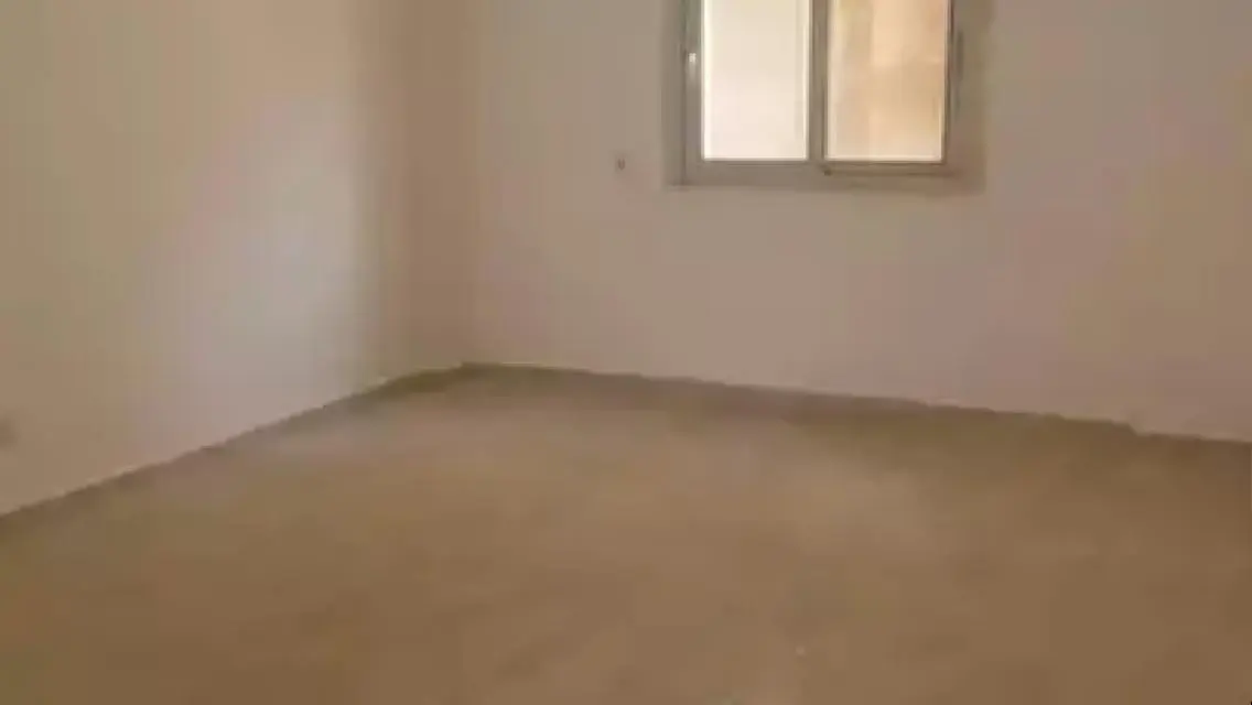 شقة فاخرة للإيجار بسعر مغري
