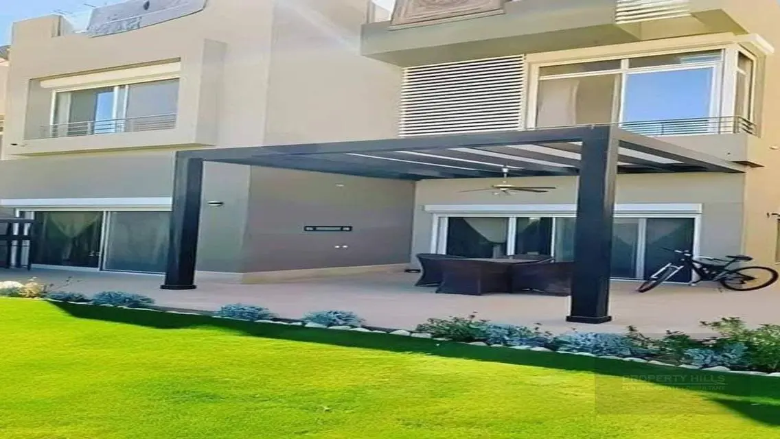 فيلا فاخرة بمساحة واسعة مع شرفة وحديقة