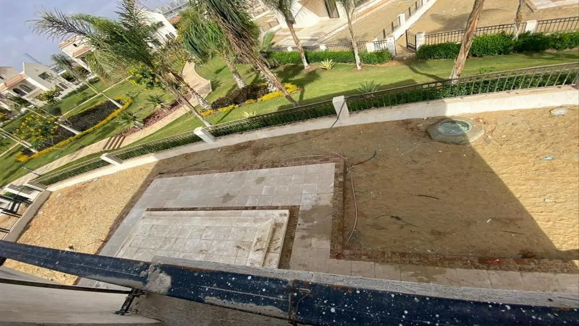 فيلا فاخرة مع حديقة خاصة وغرفة خادمة