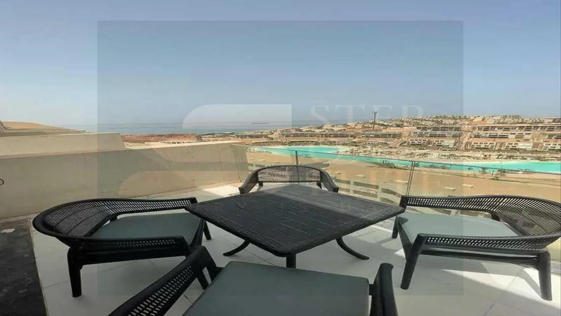 شقة كاملة التشطيب بإطلالة بحرية بالكامل للبيع