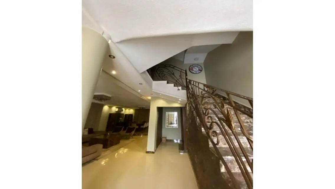 Corner Townhouse for Sale in Men Garden City