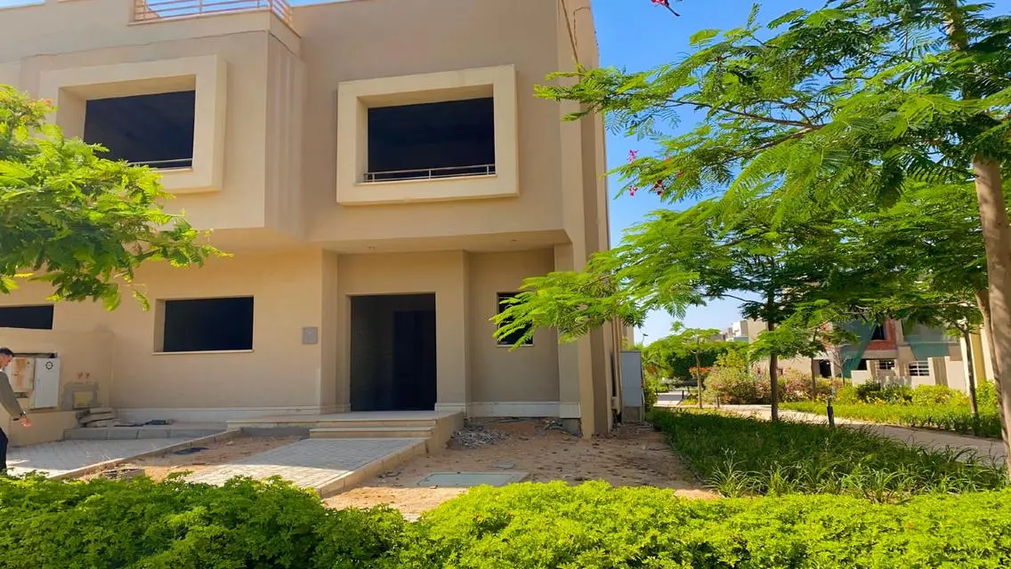 Luxurious 280 sqm Apartment with Private Garden