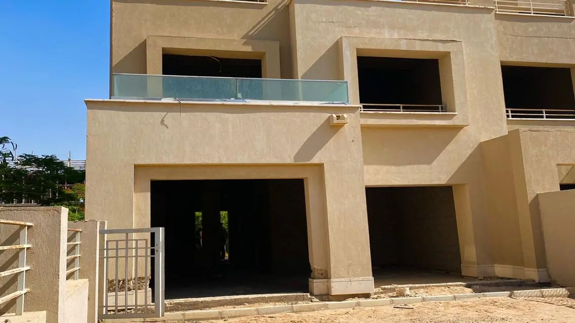 Luxurious 280 sqm Apartment with Private Garden