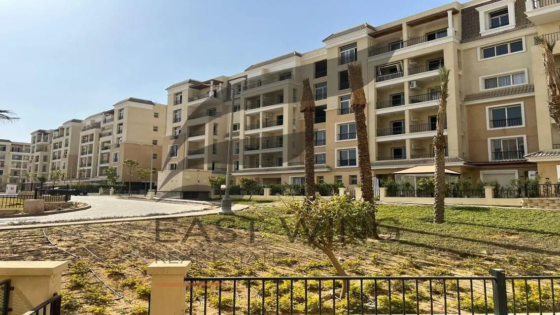 Luxurious Apartment with Garden in a Prime Location