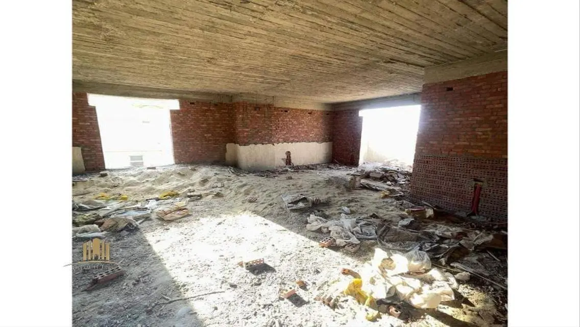 Luxury Apartment with Spacious Layout in Prime Location