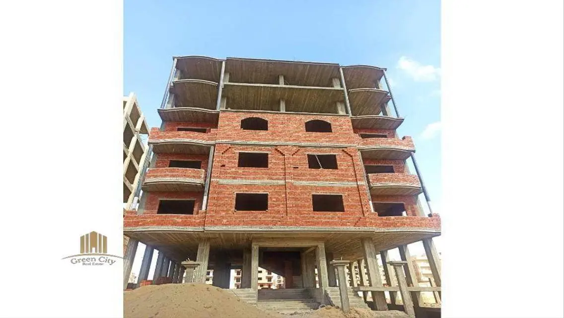 Luxury Apartment with Spacious Layout in Prime Location