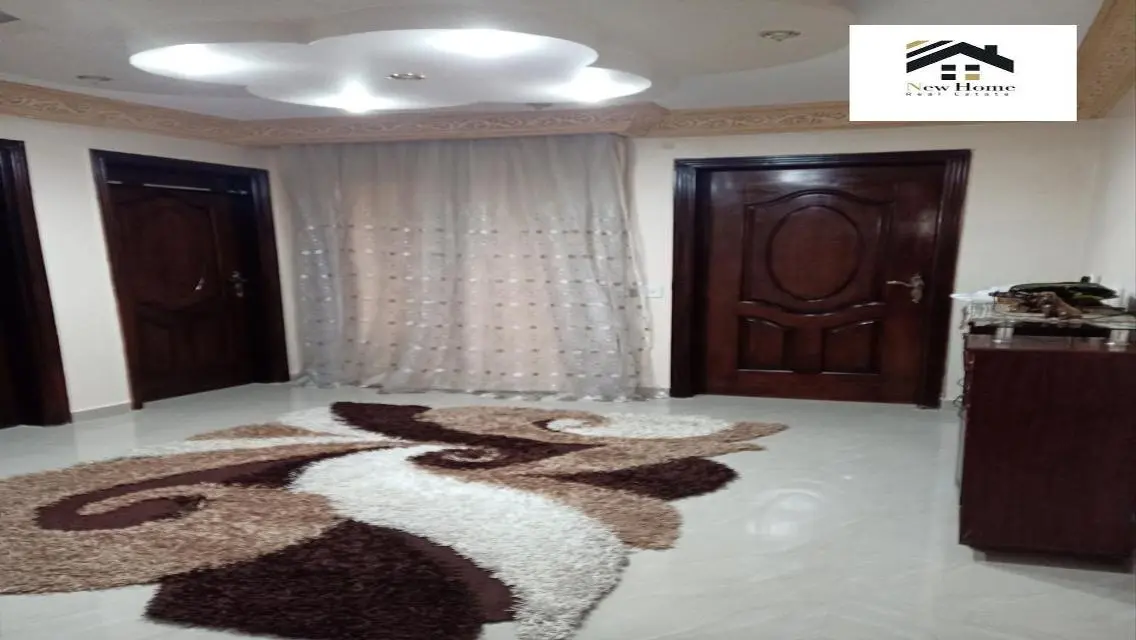 Luxury Villa with Private Garden and Pool in a Prime Location