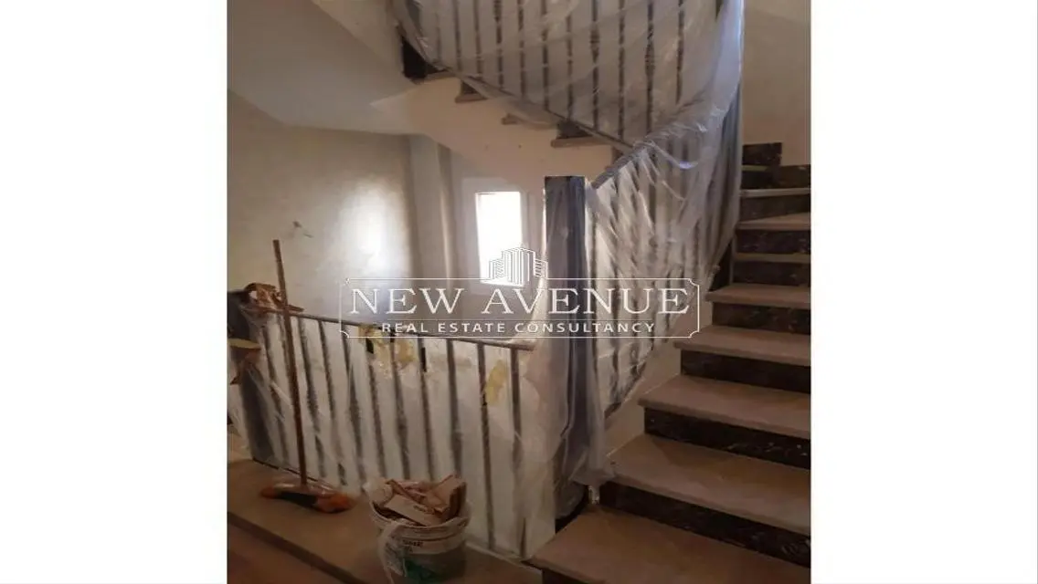 Luxury Villa with Balcony and Security Guard