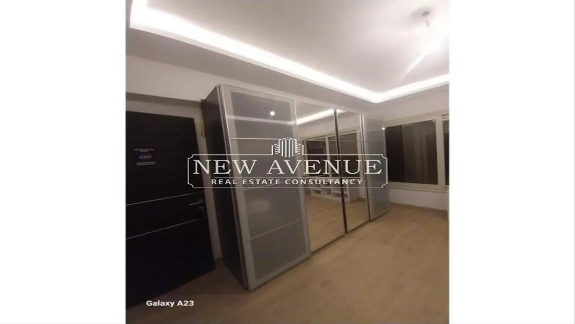 Luxury Apartment with Spacious Layout in the Heart of the City