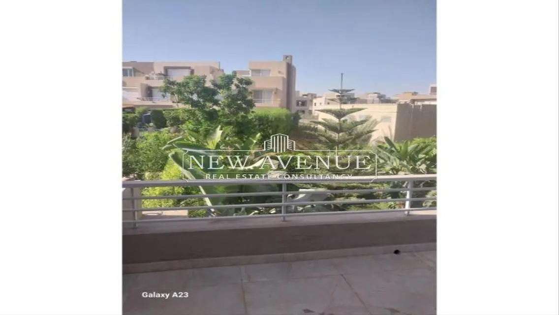 Luxury Apartment with Spacious Layout in the Heart of the City