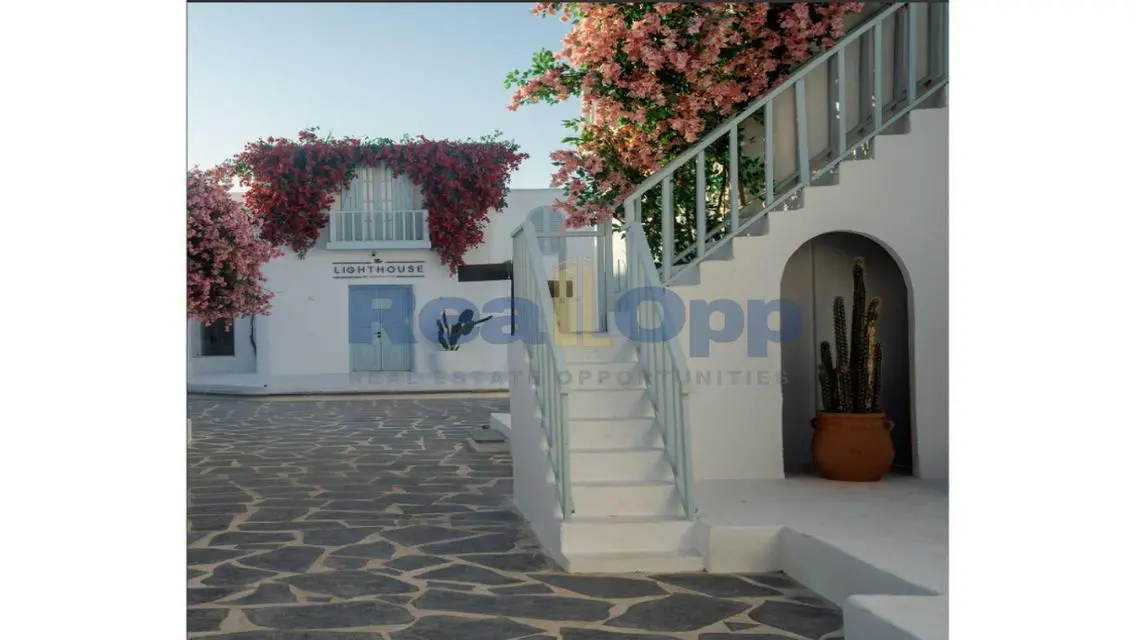 Luxury Apartment with Spacious Private Garden