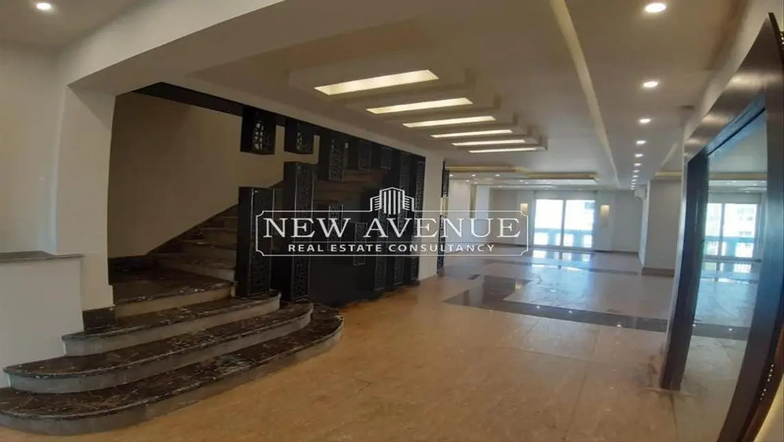 Luxury Apartment for Sale of 300 Square Meters in Prime Location