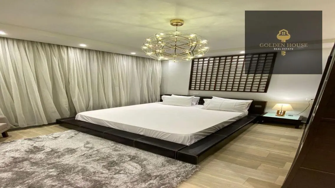 2 Bedroom Lake View Apartment - Stunning Views