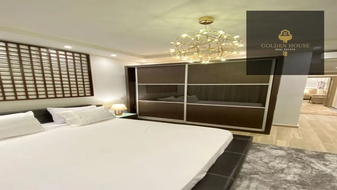 2 Bedroom Lake View Apartment - Stunning Views