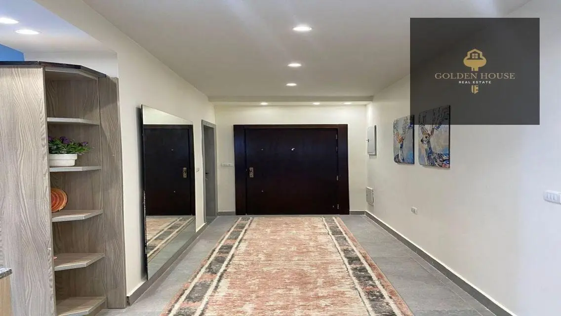2 Bedroom Lake View Apartment - Stunning Views