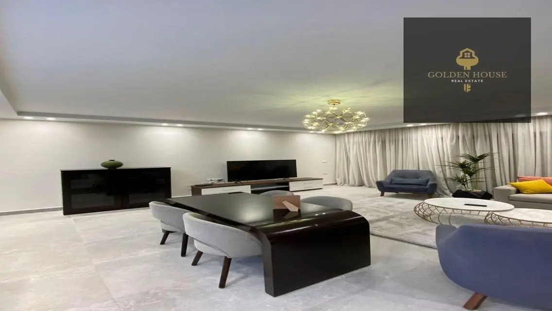 2 Bedroom Lake View Apartment - Stunning Views