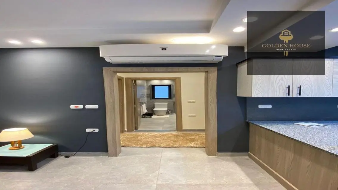 2 Bedroom Lake View Apartment - Stunning Views
